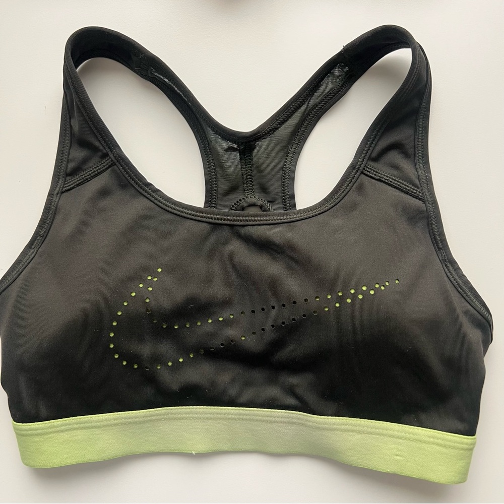 Nike Black and Green Sports Bra with Medium Impact Support